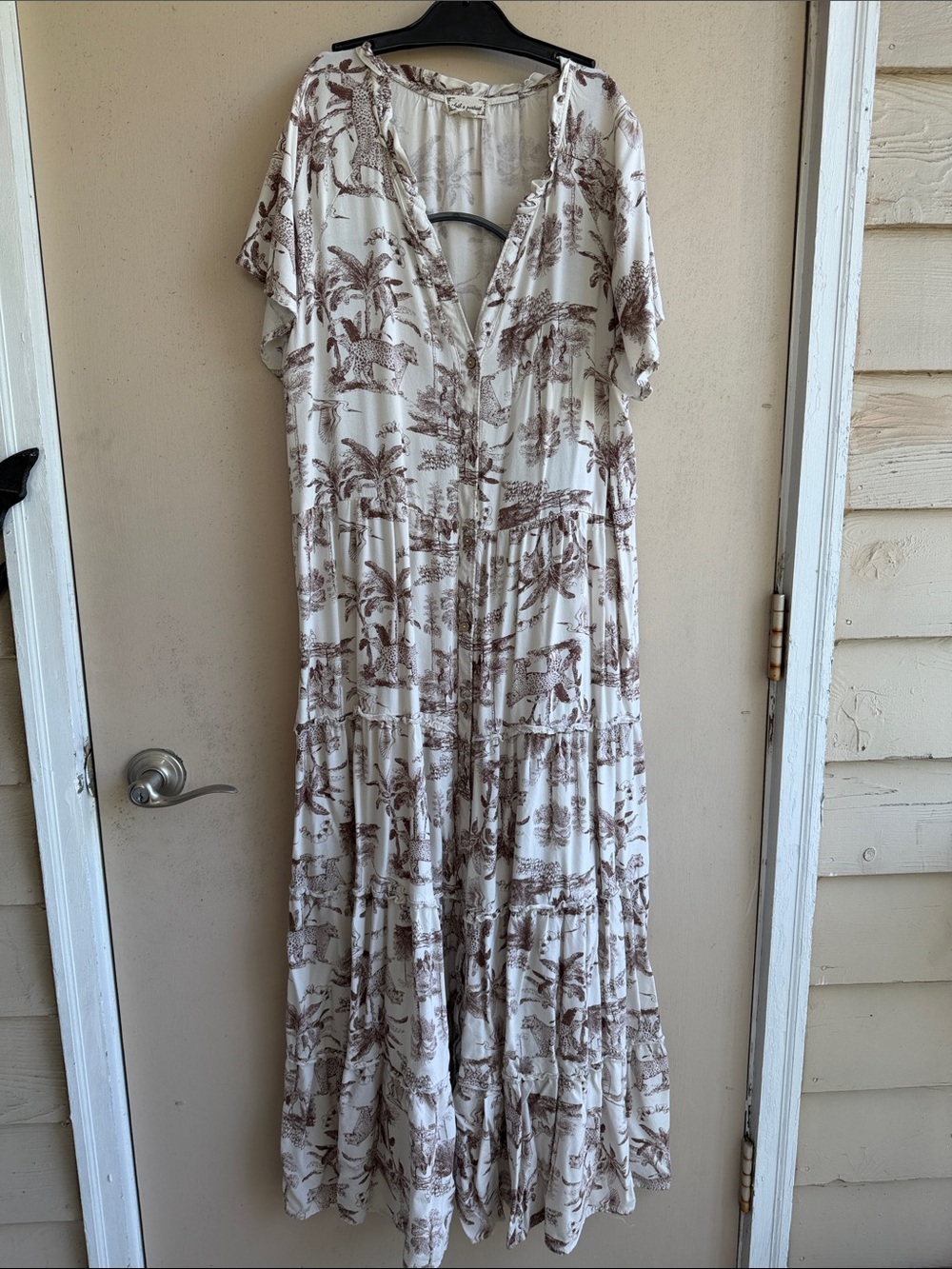 Women's Cream Tiered Maxi Dress with Brown Jungle Leopard Birds Palm Print Large